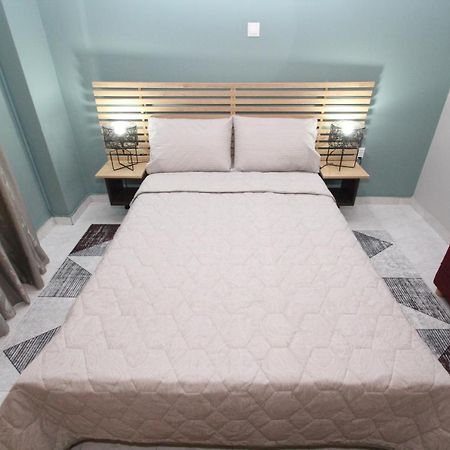 Agios Nikolaos Train Station 1 Bedroom 4 Pers. Атина Екстериор снимка